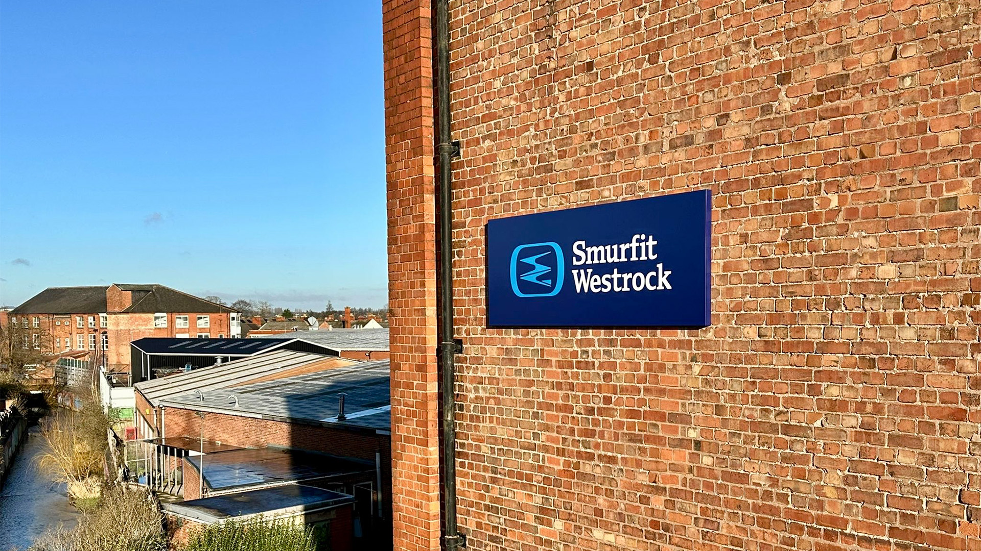 Hardy-Signs-Smurfit-Westrock-Exterior-Signage4