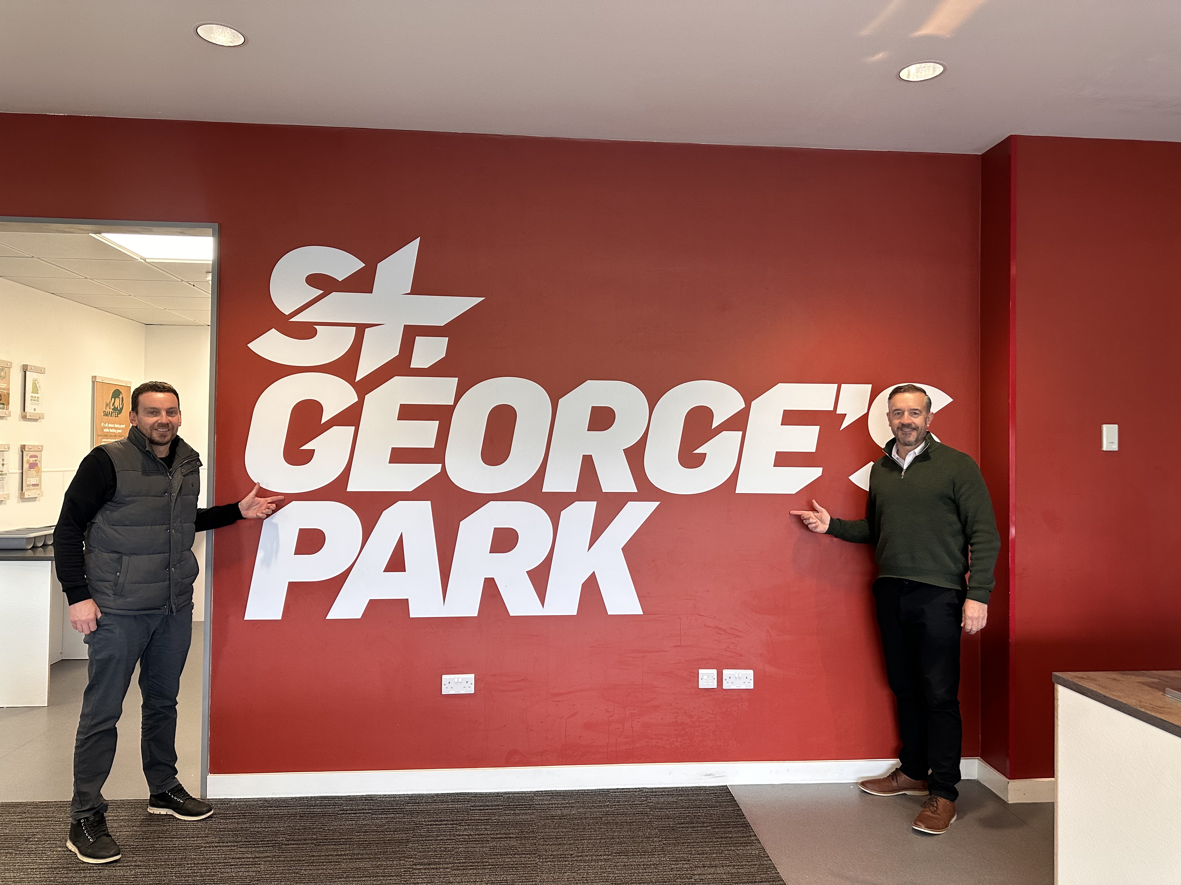 Hardy Signs - Contract Day - St George's Park